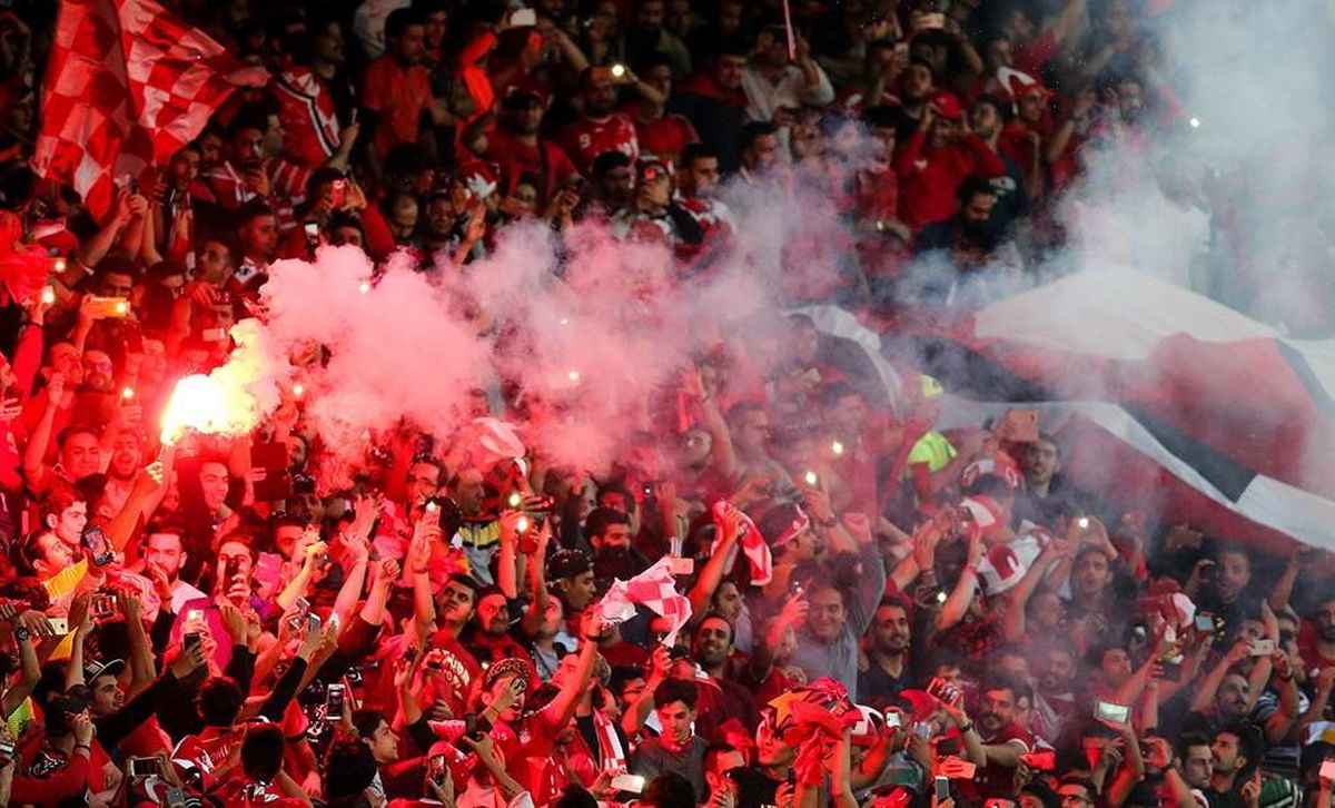 هواداران پرسپولیس خیانتکاران این باشگاه را آنفالو کردند