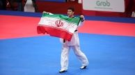 مدال طلا بر گردن رجبی