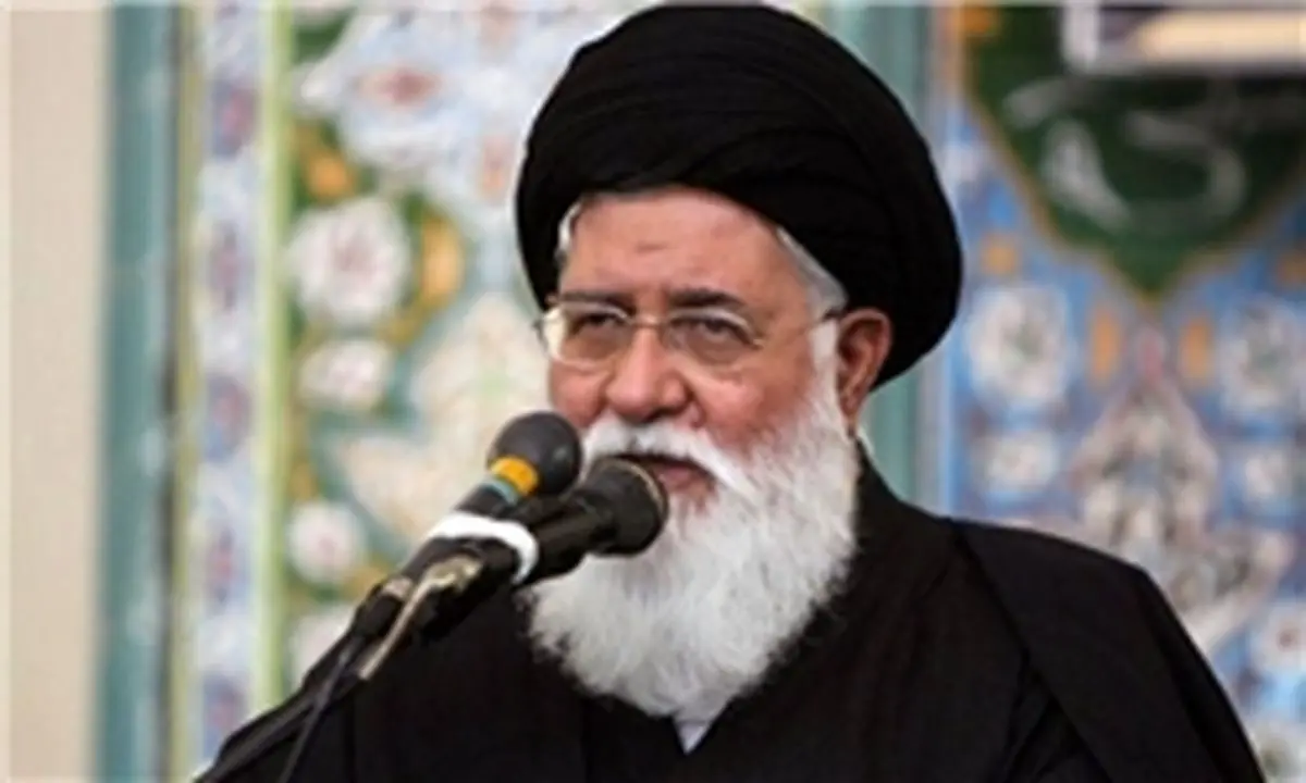 آیت‌الله علم‌الهدی: زیارت با پای پیاده نمادی از بسیج است