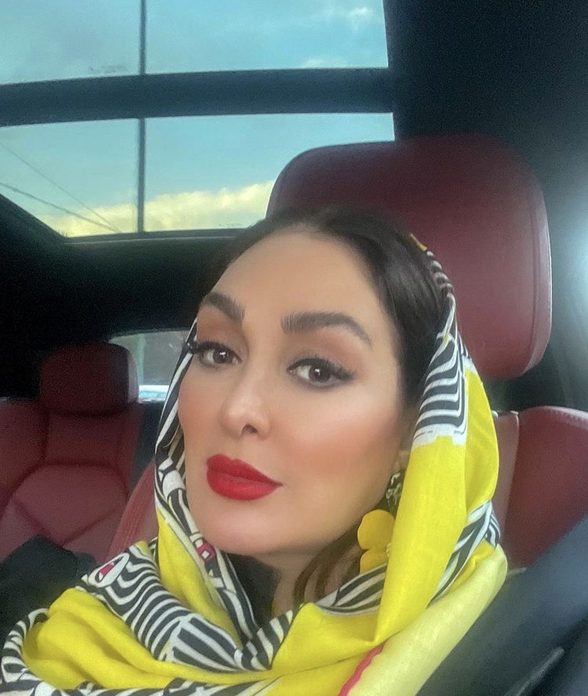 الهام حمیدی در ماشین لاکچریش + عکس