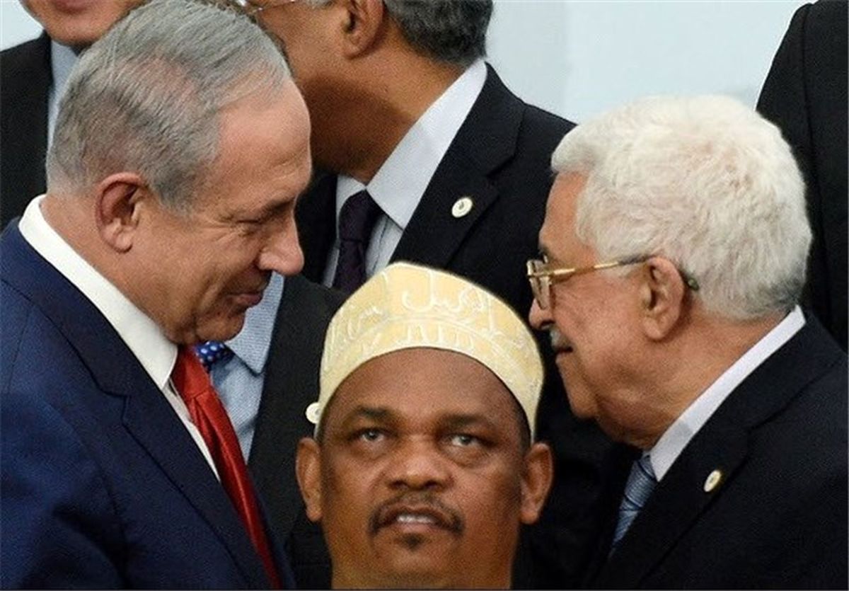 نتانیاهو با محمود عباس دست داد