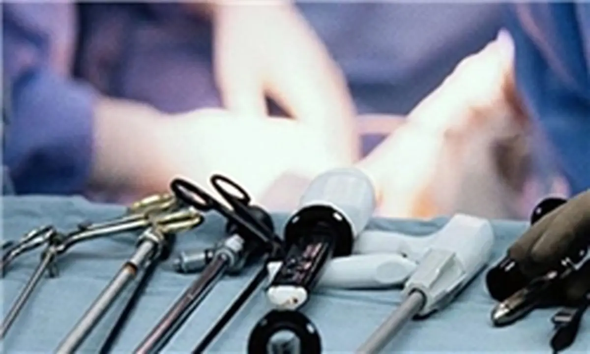 خروج تومور ۱۲ کیلویی از کلیه مردی ۵۰ ساله 