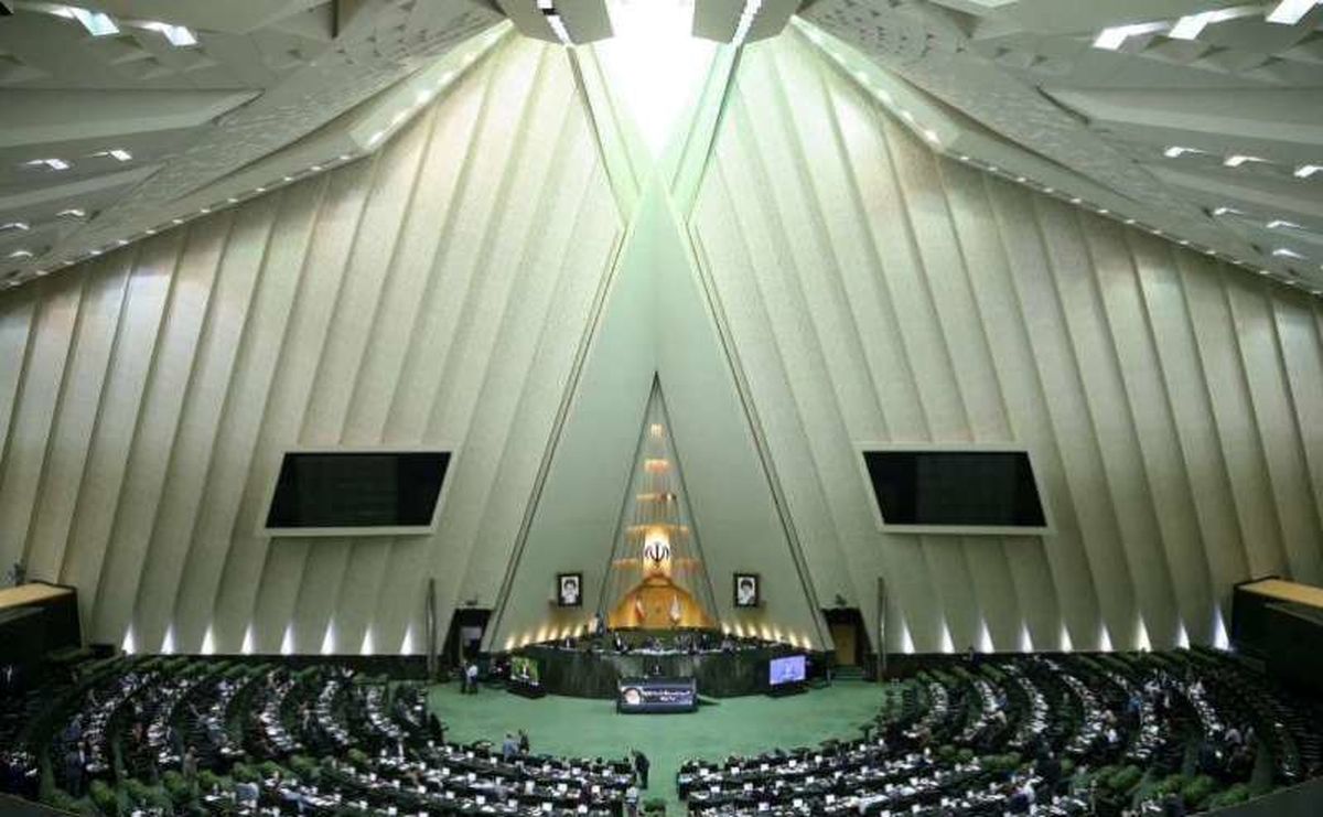 ممنوعیت به کارگیری بازنشستگان در انتظار نظر شورای نگهبان