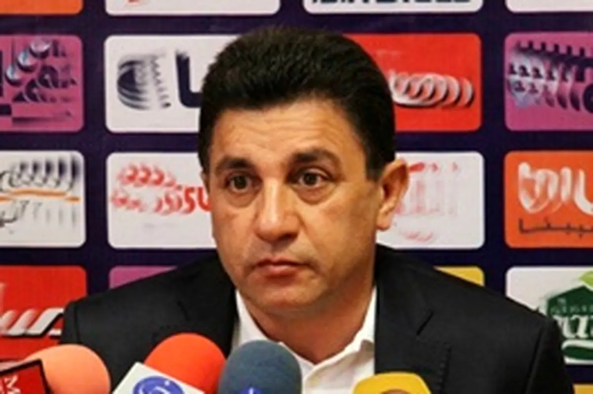 قلعه نویی روی نیمکت سپاهان