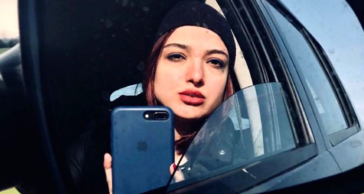 سلفی ندا جبرئیلی در ماشین + عکس