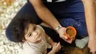 بازی کردن علی ضیا با بچه ها + عکس