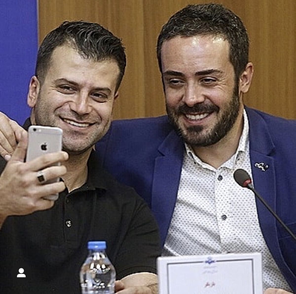 سلفی گرفتن بازیگران بچه مهندس در یک‌مراسم + عکس