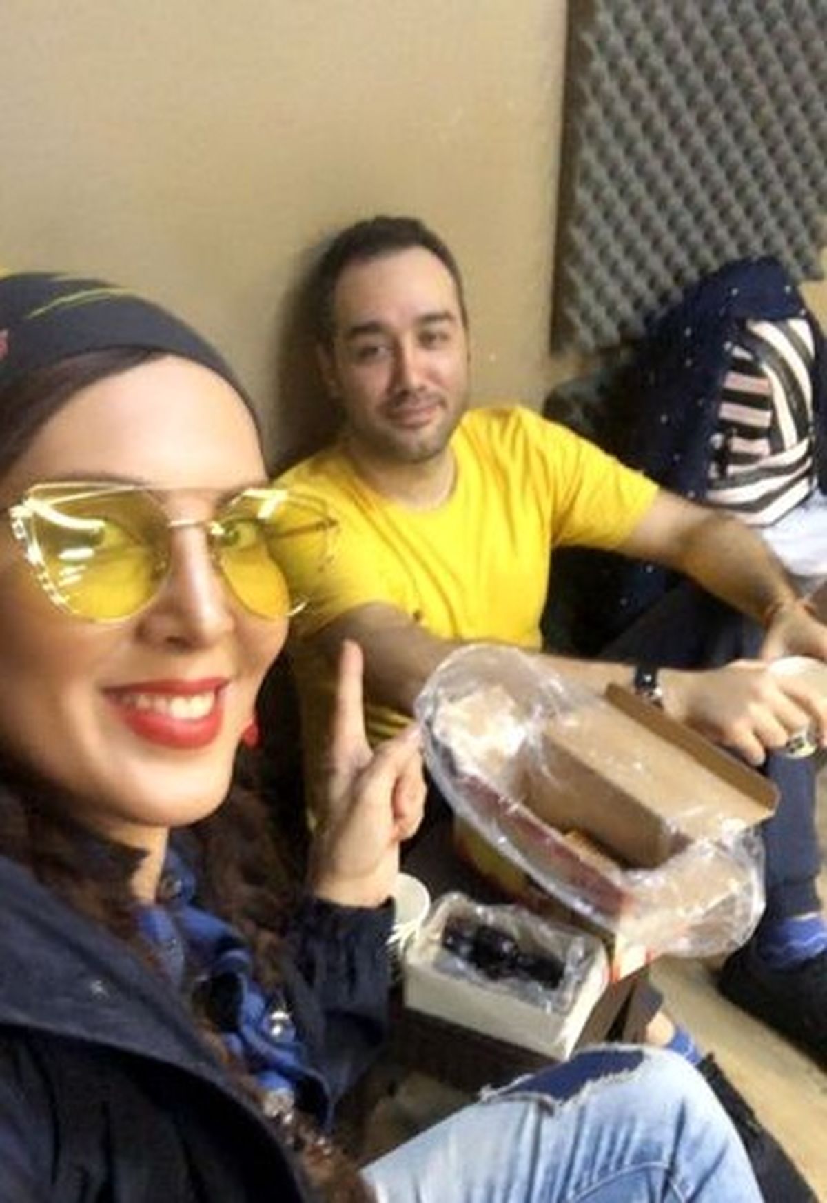 لیلا بلوکات با عینک شیکش در تئاتر+عکس