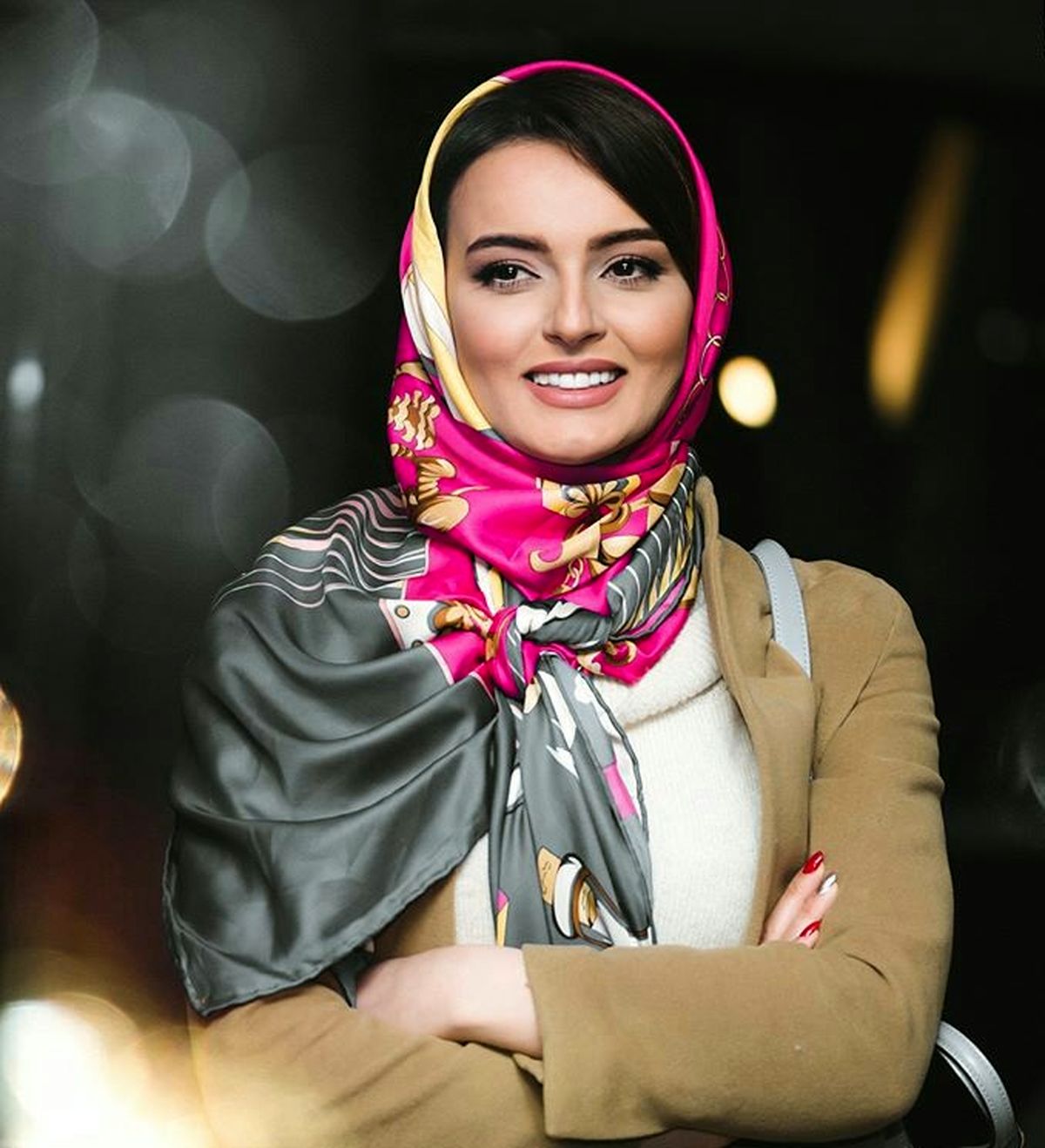 شلوار عجیب خانم بازیگر ایرانی + عکس
