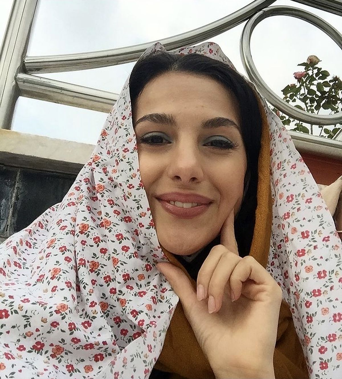 جوانه دلشاد با چادر گل گلی + عکس