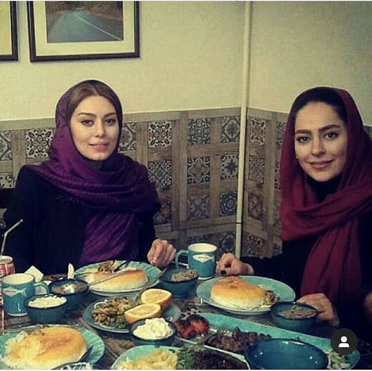 سحر قریشی وسمانه پاکدل در یک رستوران + عکس