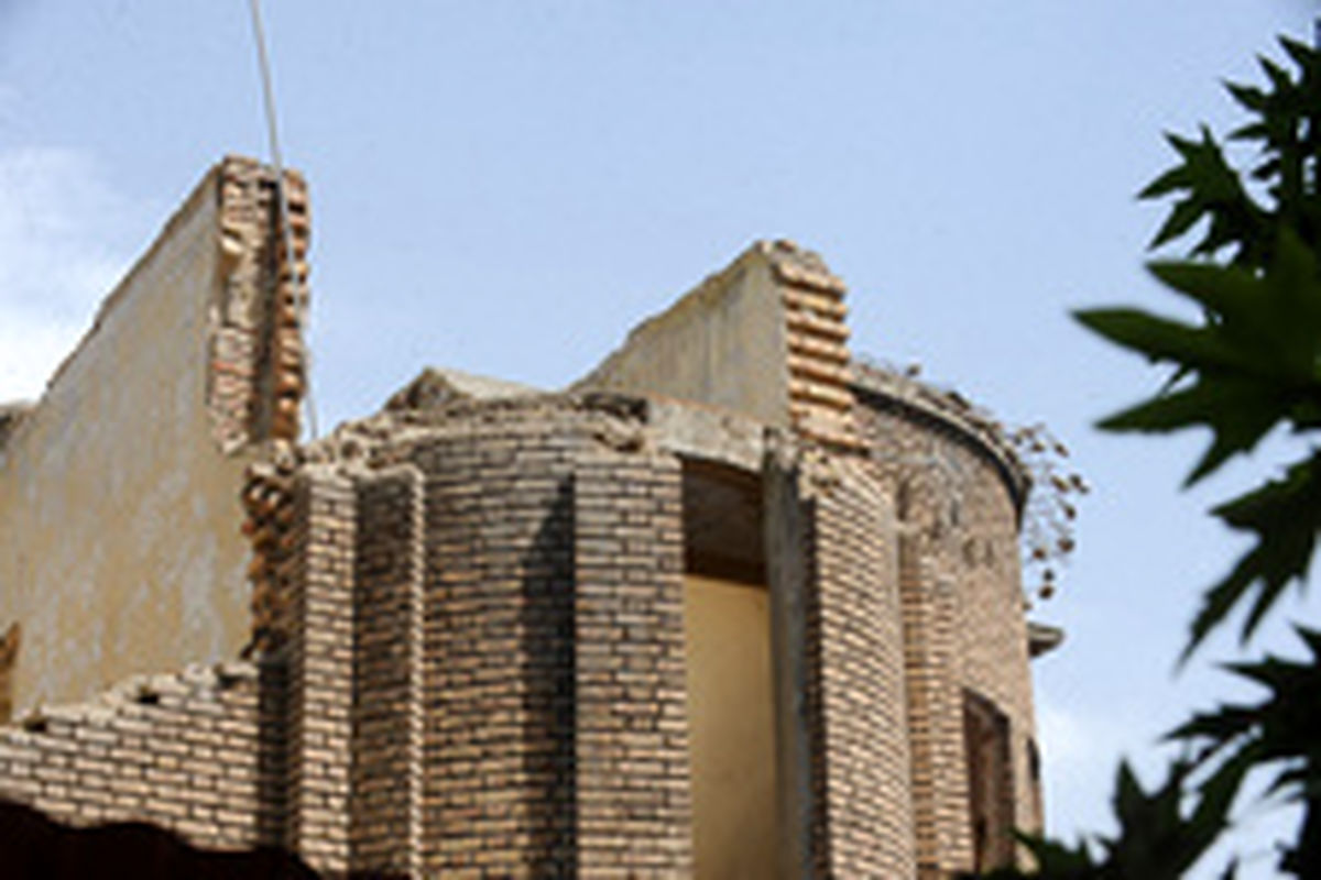 خانه‌ی اشرافی دوره‌ی پهلوی آب می‌رود