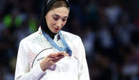 عکس مبینا نعمت‌زاده کنار خودرو لاکچری داستان شد !