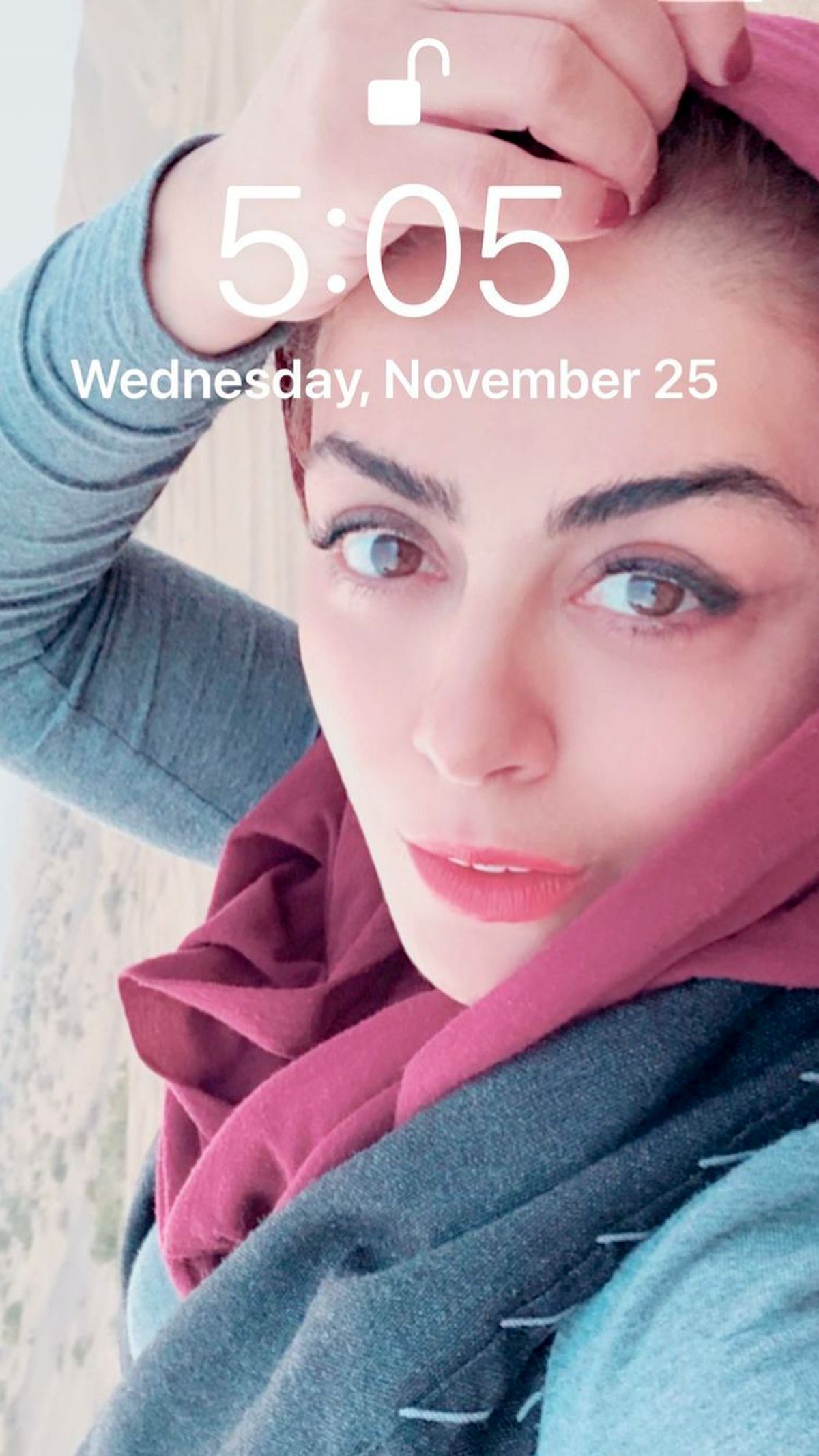 بک‌‌ گراند گوشی خانم بازیگر + عکس