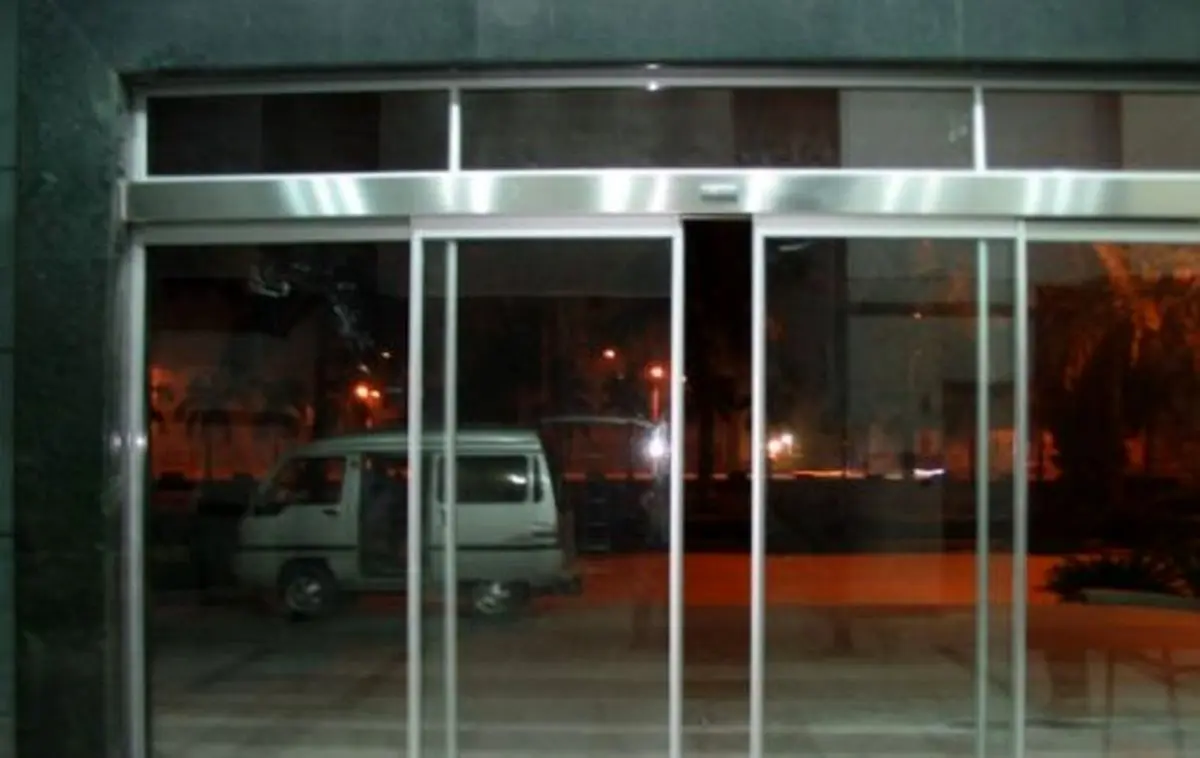 زياده خواهي صاحبان بهایی شركت توليدكننده درب هاي اتوماتيك/ 820000 یورو برای تبلیغ بهائیت در «اوگاندا»