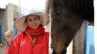 اسب زیبای خانم بازیگر مشهور + عکس