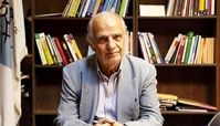 محمود حکیمی تاریخ نویس در بیمارستان بستری شد