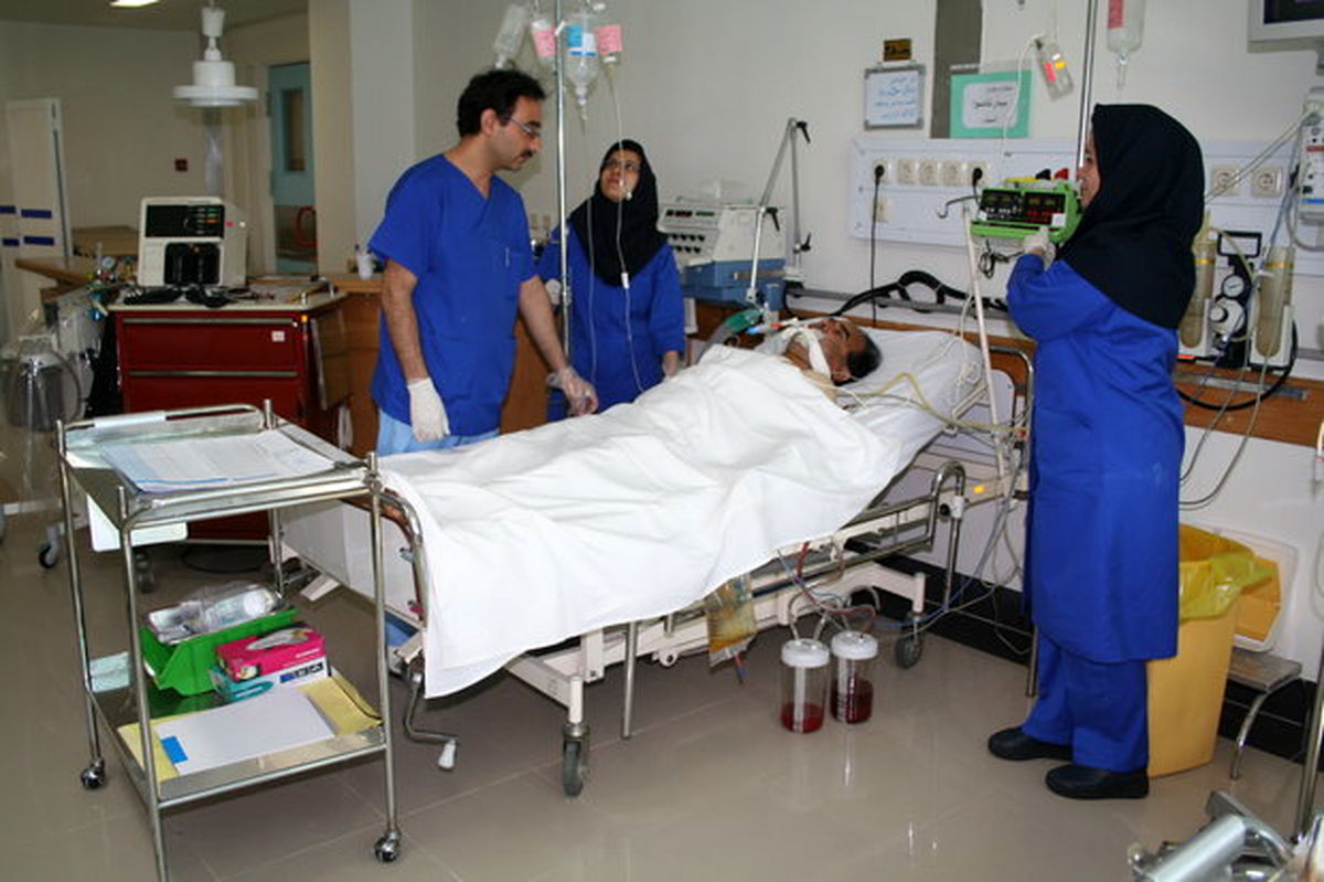 پول خدمات پرستاری به جیب پزشکان می رود