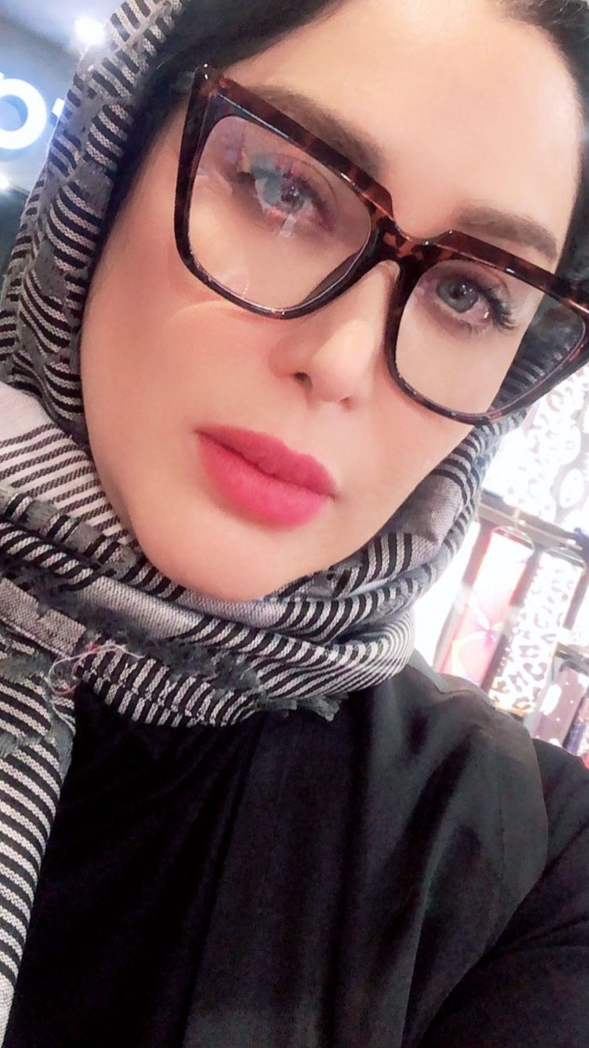 عینک فشن طوری خانم بازیگر + عکس