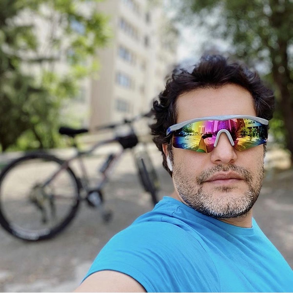 عینک دوچرخهسواری امیرمحمد زند + عکس
