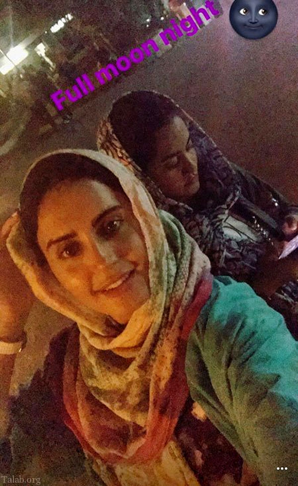 گردش الناز شاکردوست و خواهرش در یک شب مهتابی+عکس