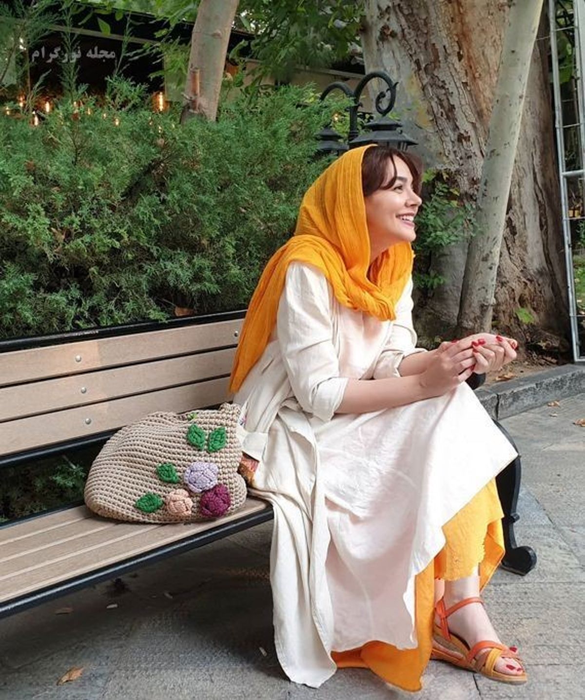 استایل جذاب ندا قاسمی در پارک