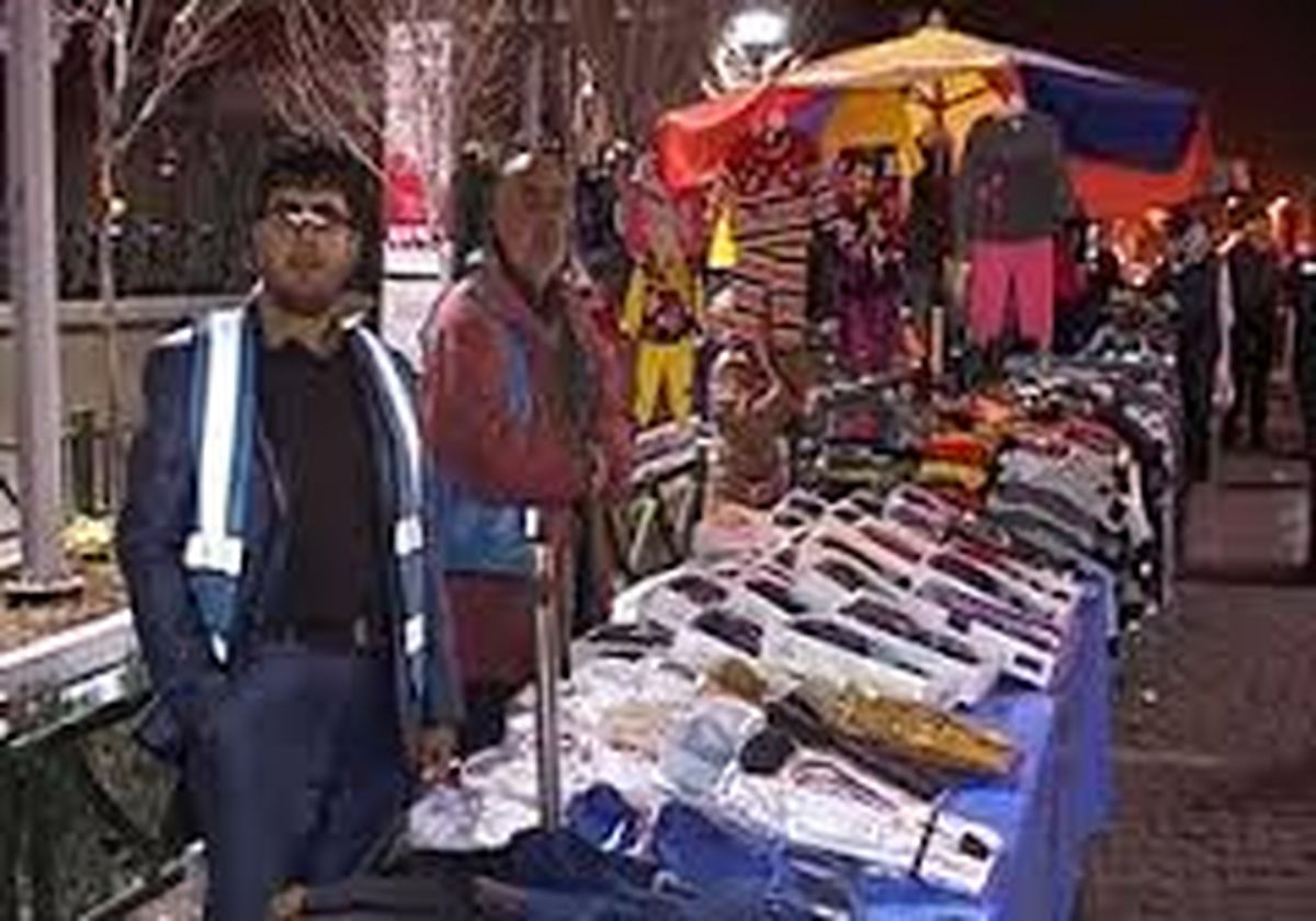 تبلیغات شهرداری برای دستفروشان/ دولت از اقشار آسیب پذیر حمایت کند
