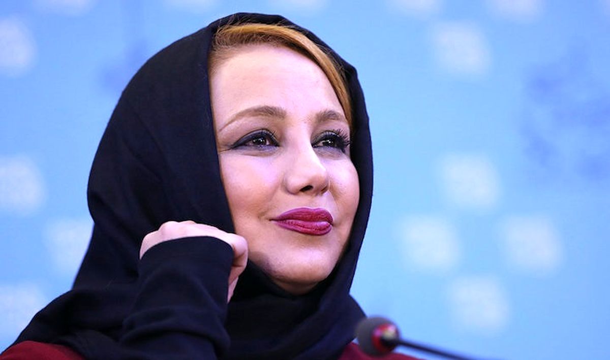 «بهنوش بختیاری» با چادر رنگی روی پوستر فیلم «زندانی‌ها»
