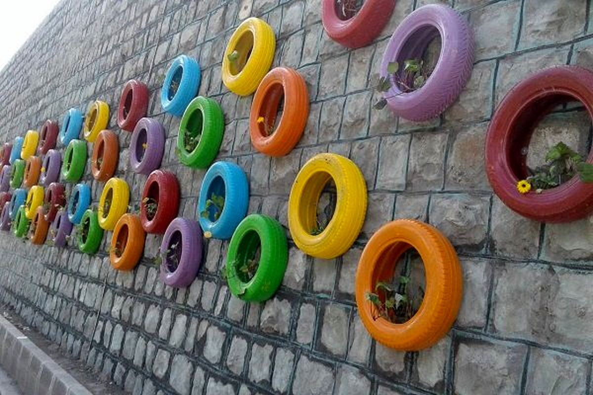 استفاده خلاقانه از پسماندهای غیرقابل بازیافت/لاستیک‌ها گلدان شدند