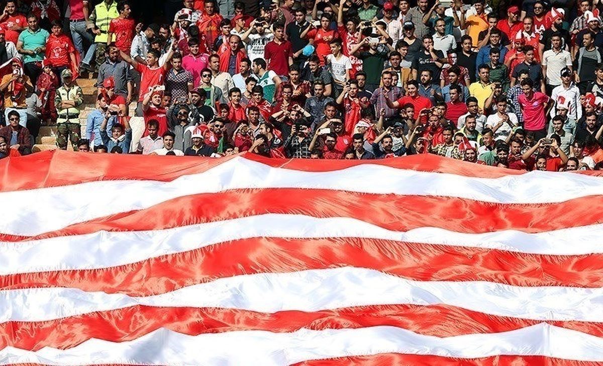 کاروان تیم پرسپولیس در میان استقبال هواداران وارد اهواز شد