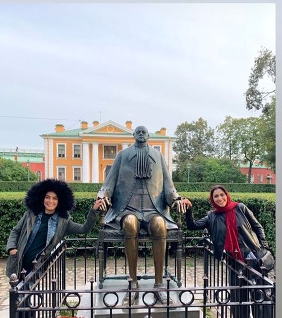 خواهران فرجاد در روسیه+عکس