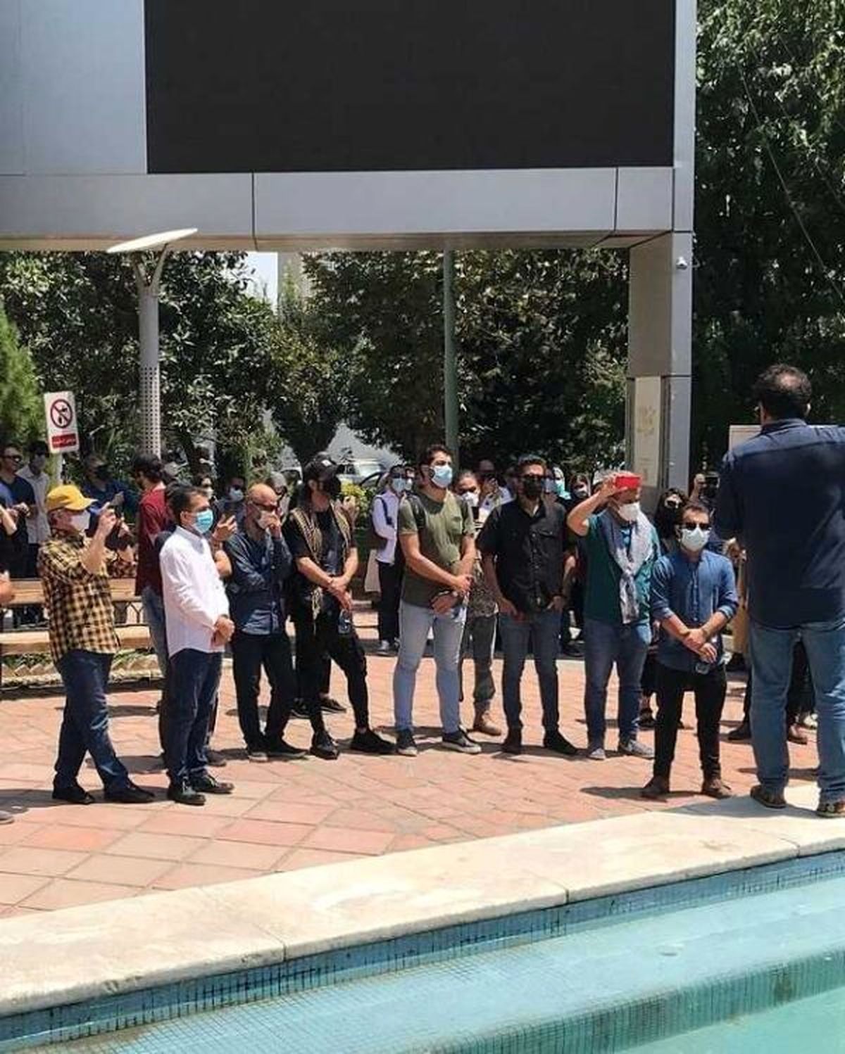 تجمع هنرمندان در پارک هنرمندان به بهانه بی آبی خوزستان + عکس
