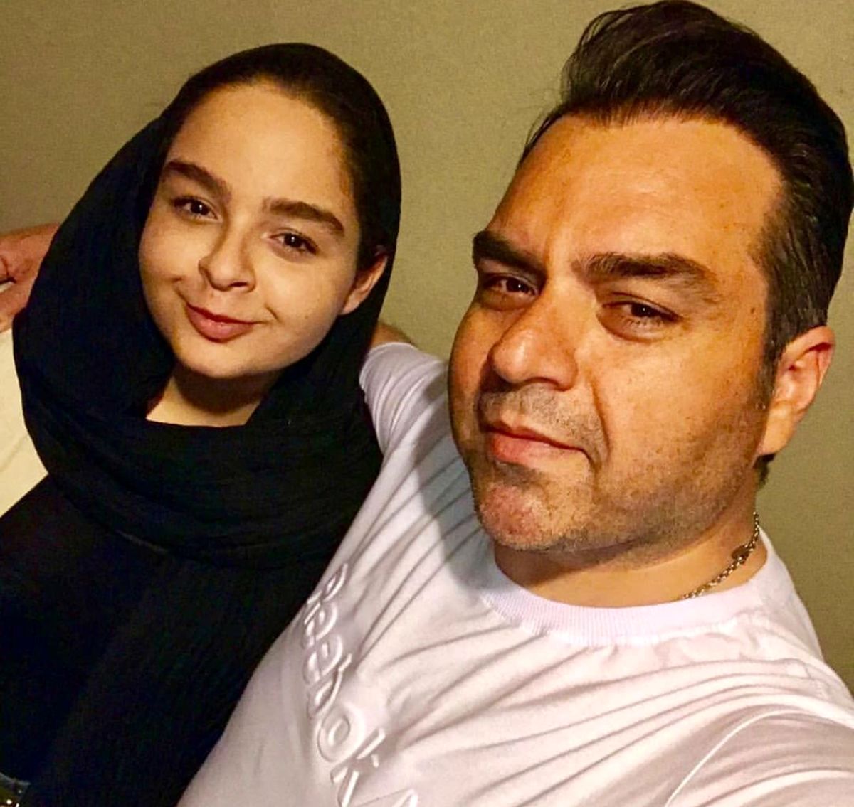 شهرام قائدی در کنار دختر کپی برابر اصلش+عکس