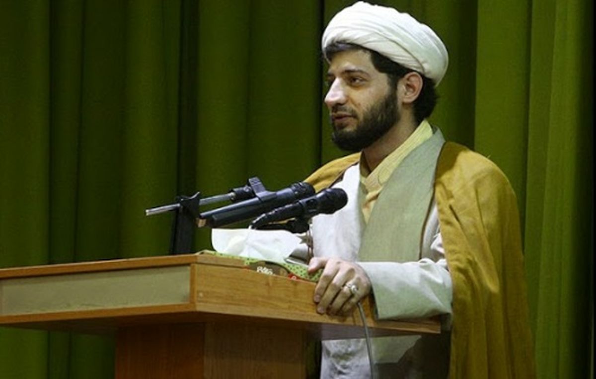 او به شيوه باران پر از طراوت تكرار بود