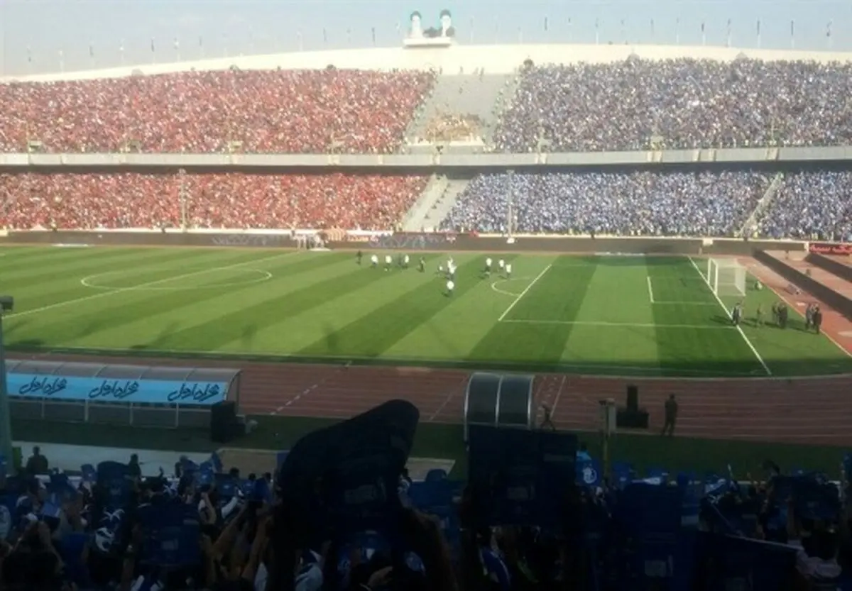 پرتاب اشیا به سمت سرمربیان استقلال و پرسپولیس