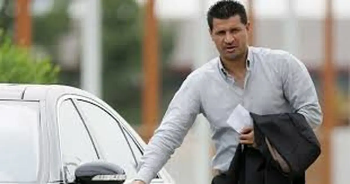 علی دایی و همسرش در گالری کارگردان زن مشهور+عکس