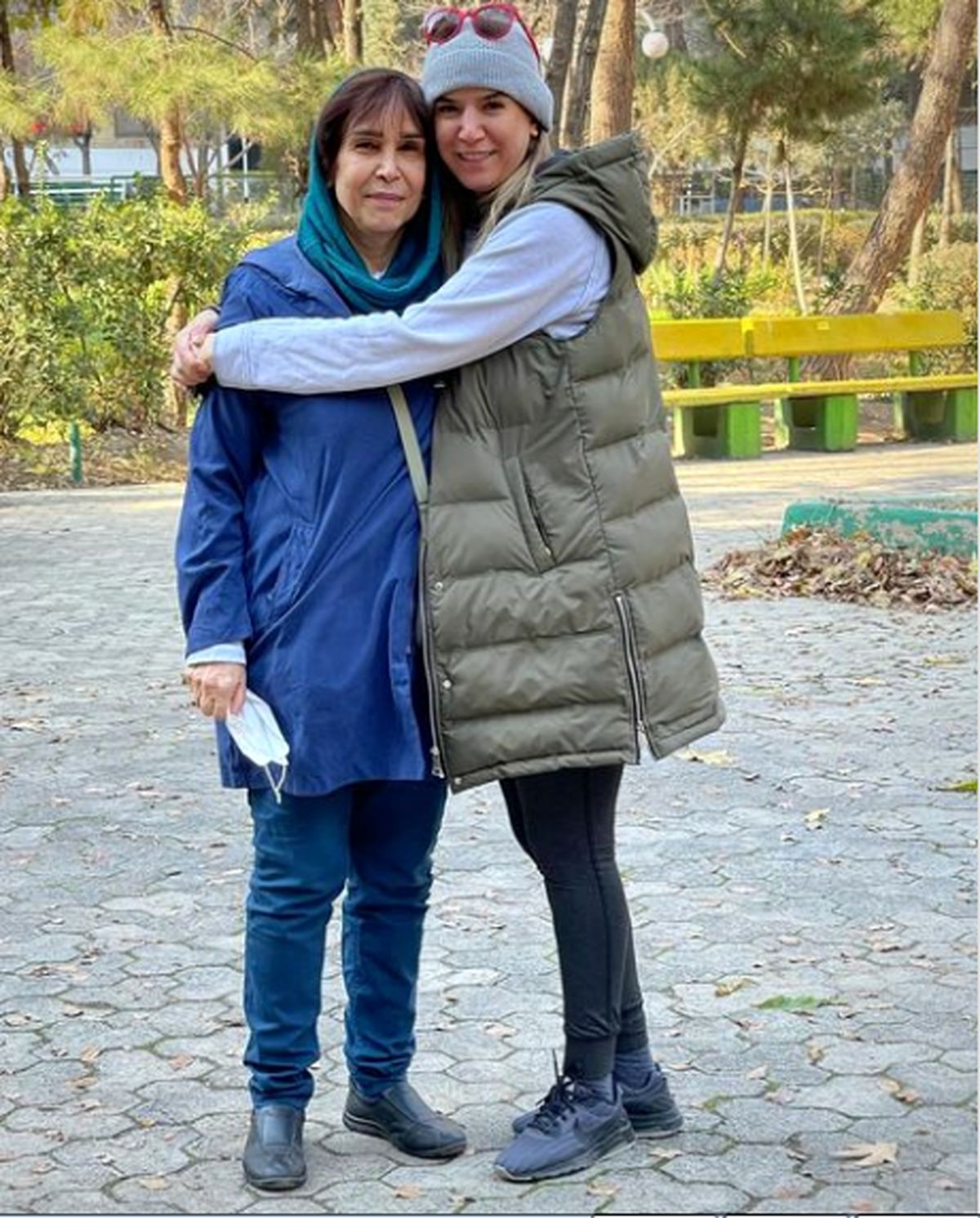 عکس جدید ستاره پسیانی بهمراه  مادرش