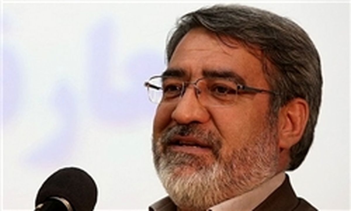 وزیر کشور جانشین رهبر معظم انقلاب در نیروی انتظامی