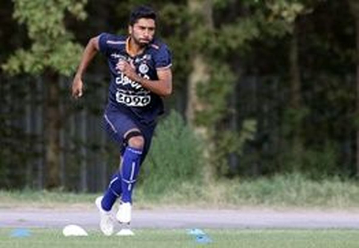هافبک میانی آبی‌پوشان بخشیده شد 