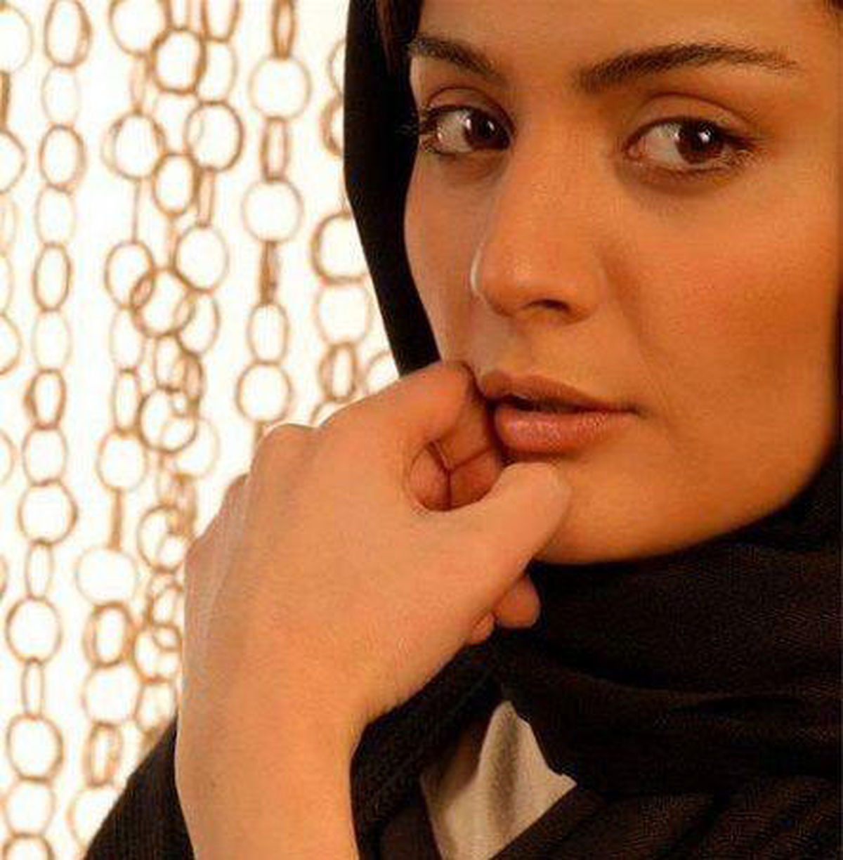السا فیروز آذر به جزیره پیوست + عکس