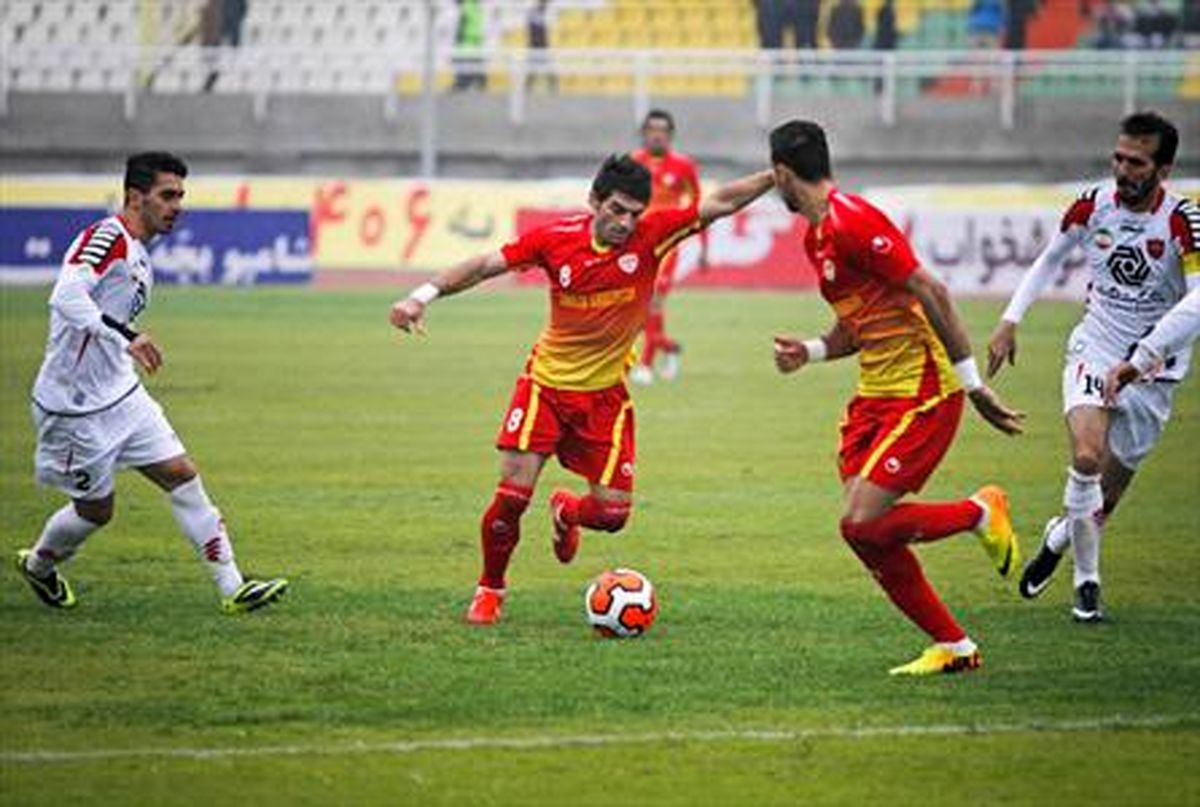 نمایش فوق العاده ی یک استقلالی رو به یک پرسپولیسی!