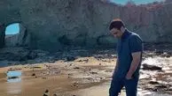 گشت‌و گذار محمدرضا فروتن در ساحلی بکر + عکس