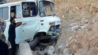۱۳ مصدوم بر اثر تصادف مینی‌بوس با کامیون