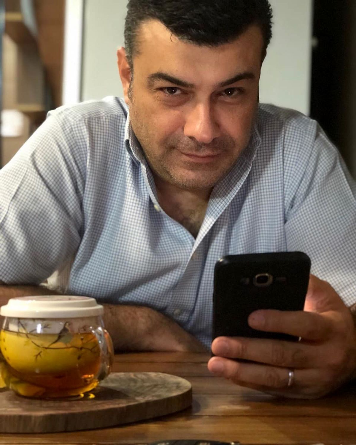 پیام آقای مجری برای فرزندش!+عکس