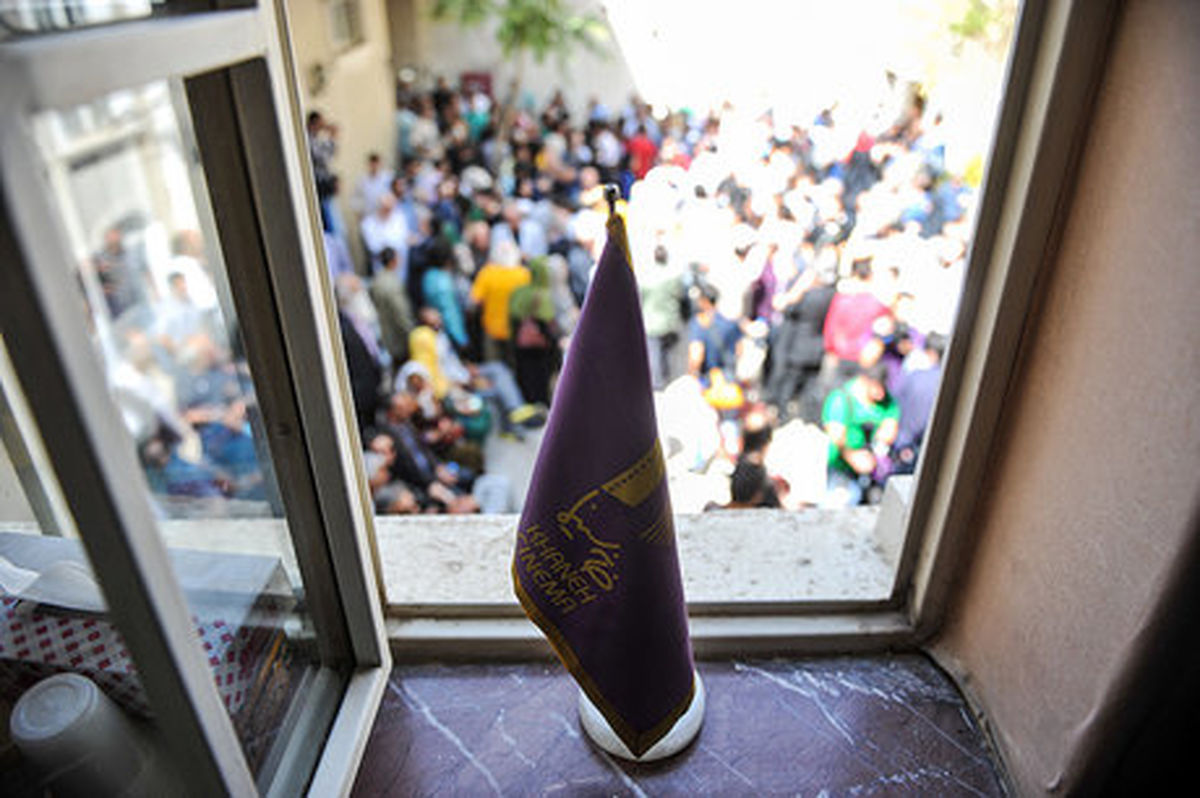 طراحی پوستر دهمین جشن سینمای مستند