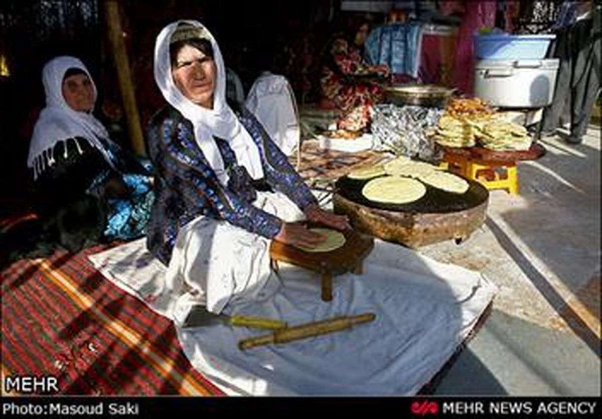 استقبال گردشگران پایتخت از برنامه های نوروزی برج میلاد