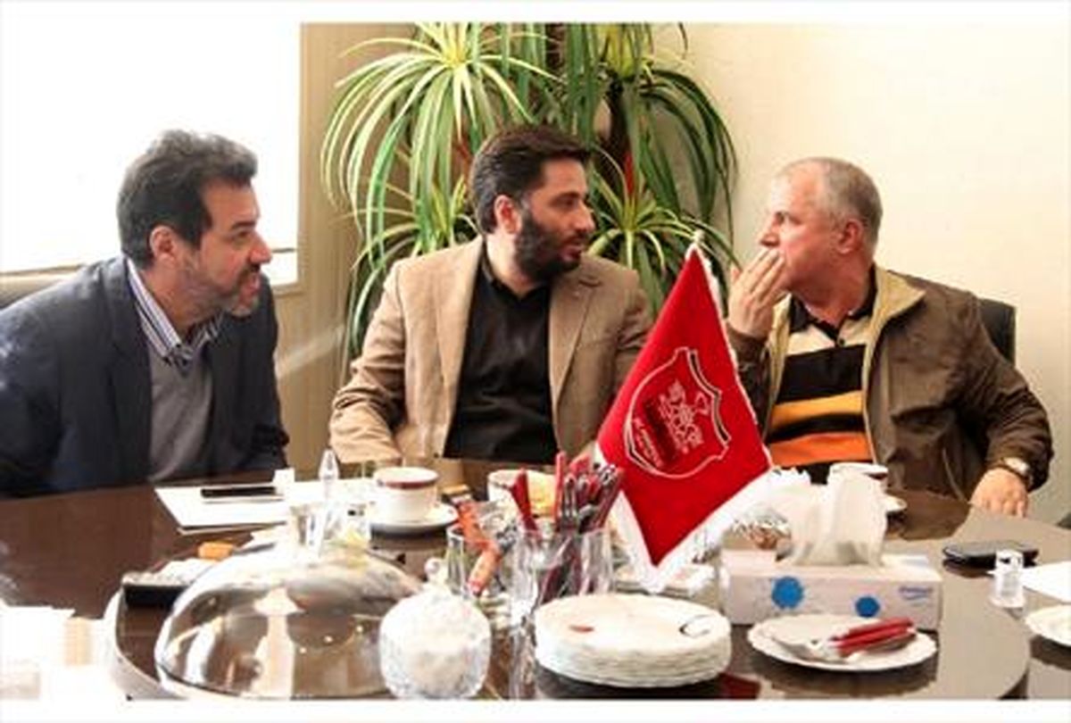 پروین مدیر عامل نیست!