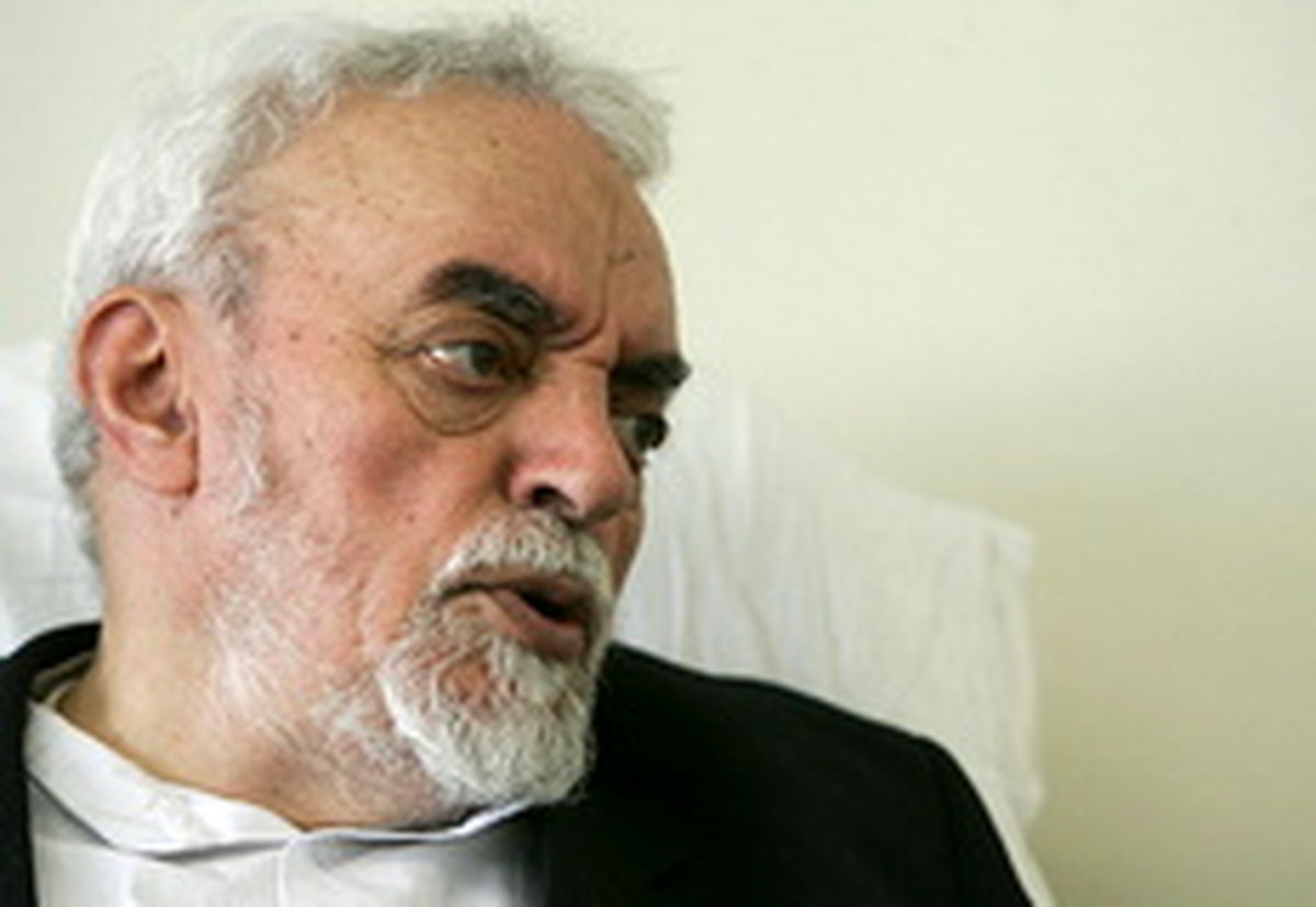 کمک کنیم روحانی از چالش‌ها عبور کند