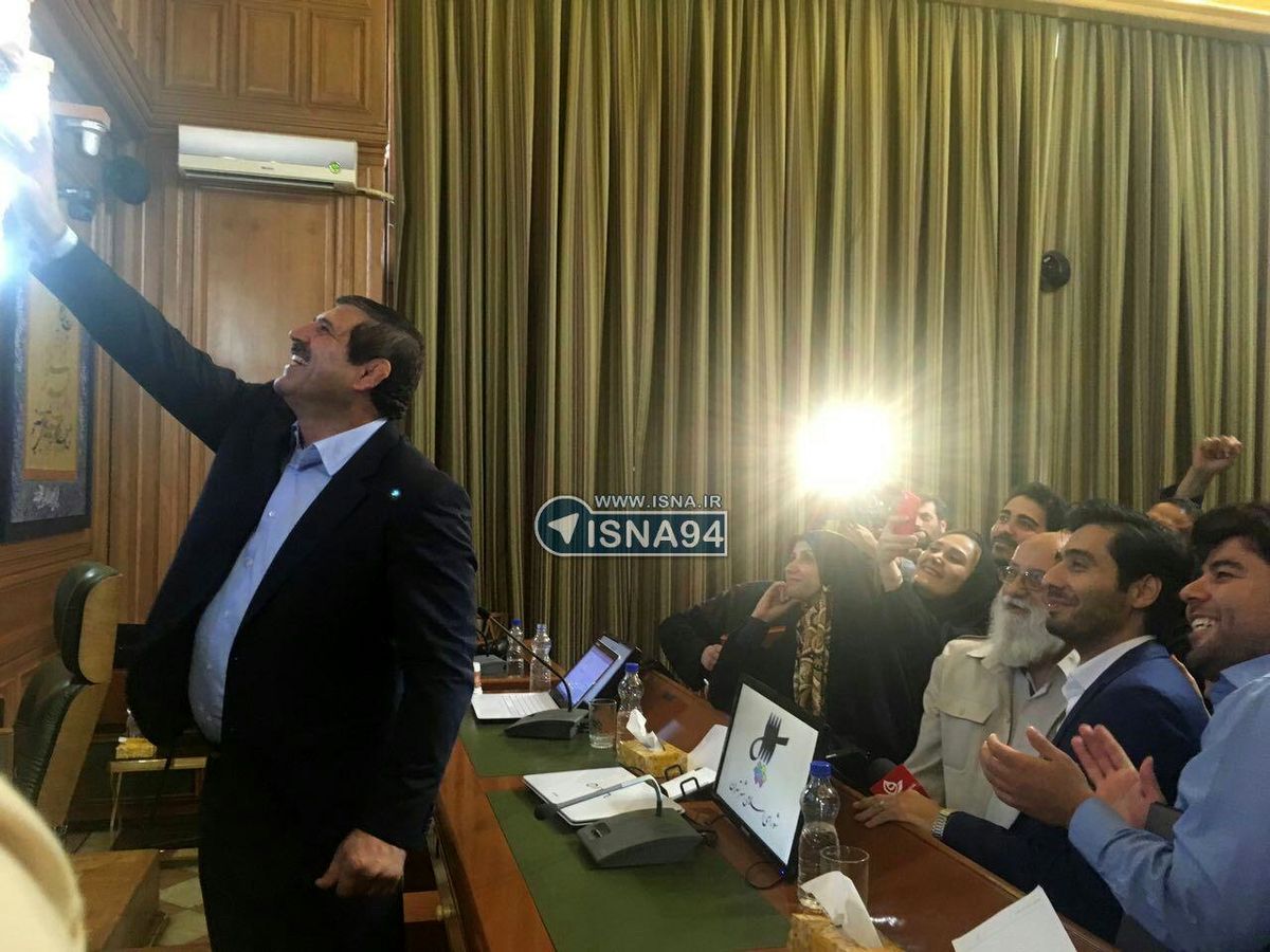 سلفی جالب عباس جدیدی ! (عکس)