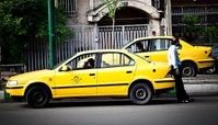 تصویری از تزئینات جالب یک تاکسی در تهران 